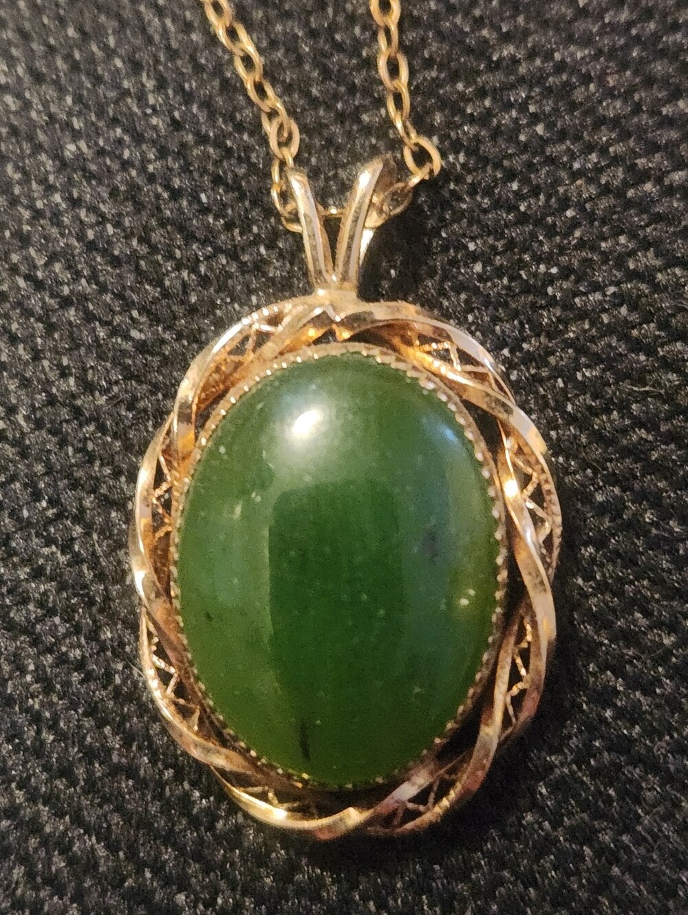 Elegant Green Pendant Necklace